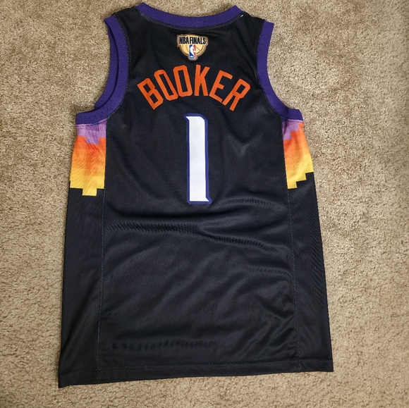 Devin Booker - Picture 2 of 5